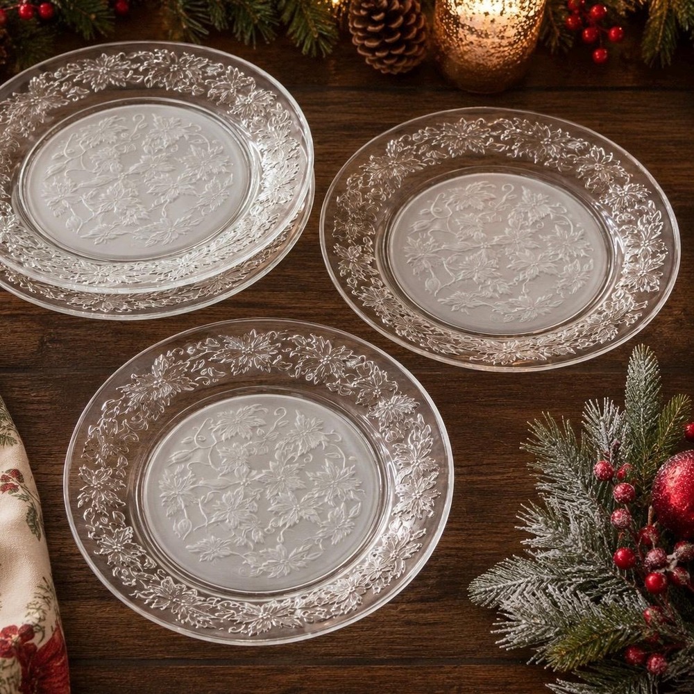 Set of 4 Vintage Princess House Fantasia Frosted Poinsettia Plates (10")